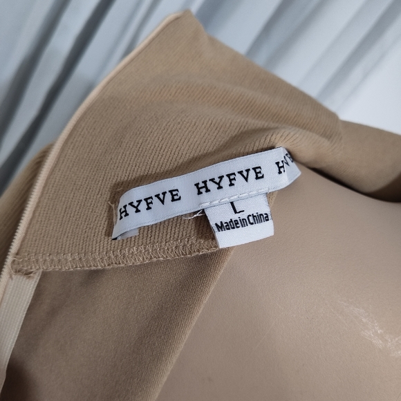 Tan Ribbed Long Sleeve Dress Size Medium - Picture 4 of 5